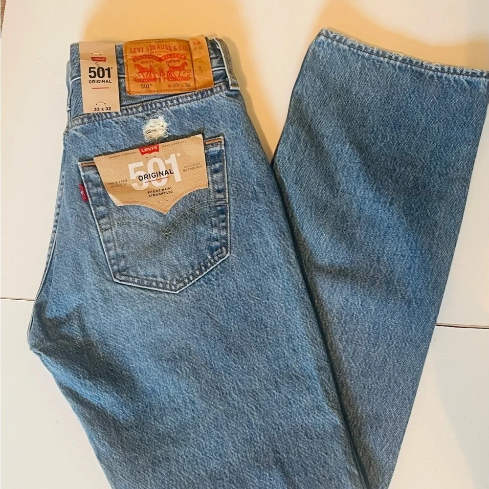 Levi's Men's 501 Original-Fit Button Fly Ripped Denim Jeans SZ 33x32